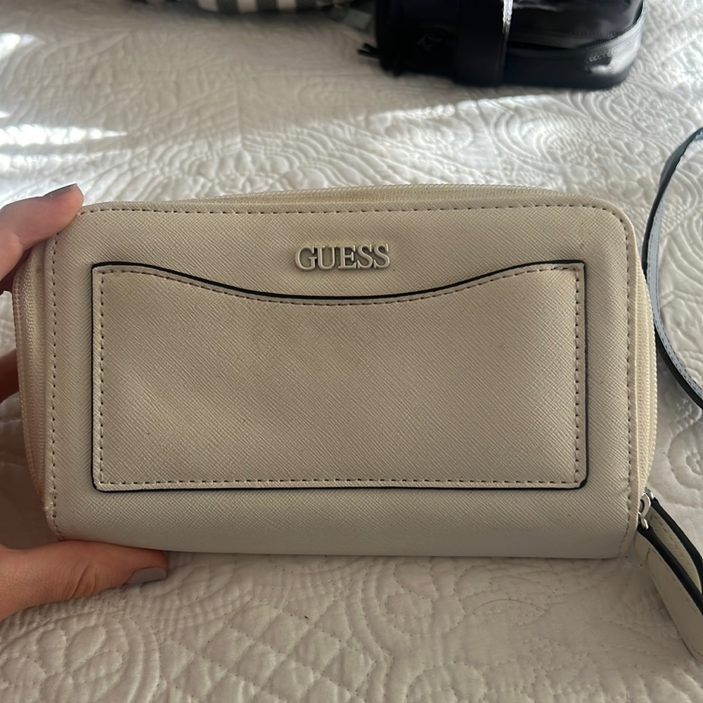 Guess wallet